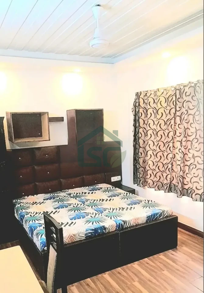 Central PG in Palam Vihar Extension, Gurugram — property photo 1