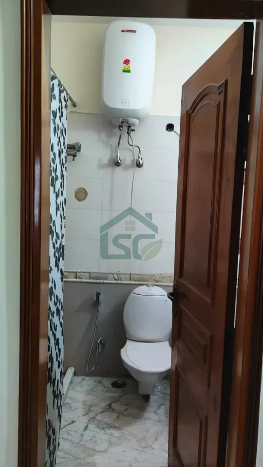 Comfort PG in N Block, Delhi — property photo 3