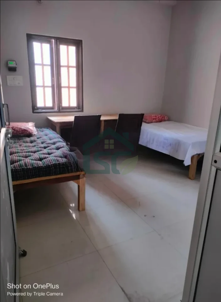 Photo 4 of Maa Sharda Girls PG Hostel, Hanuman market, Lucknow