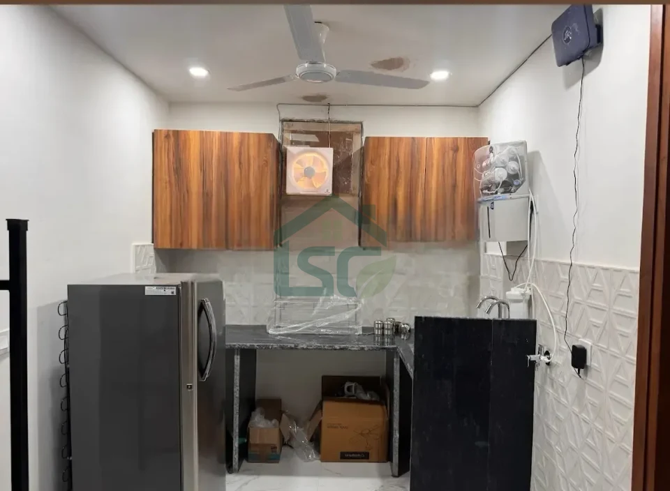 A J S living Girls PG in Shalimar Bagh, Delhi — property photo 2