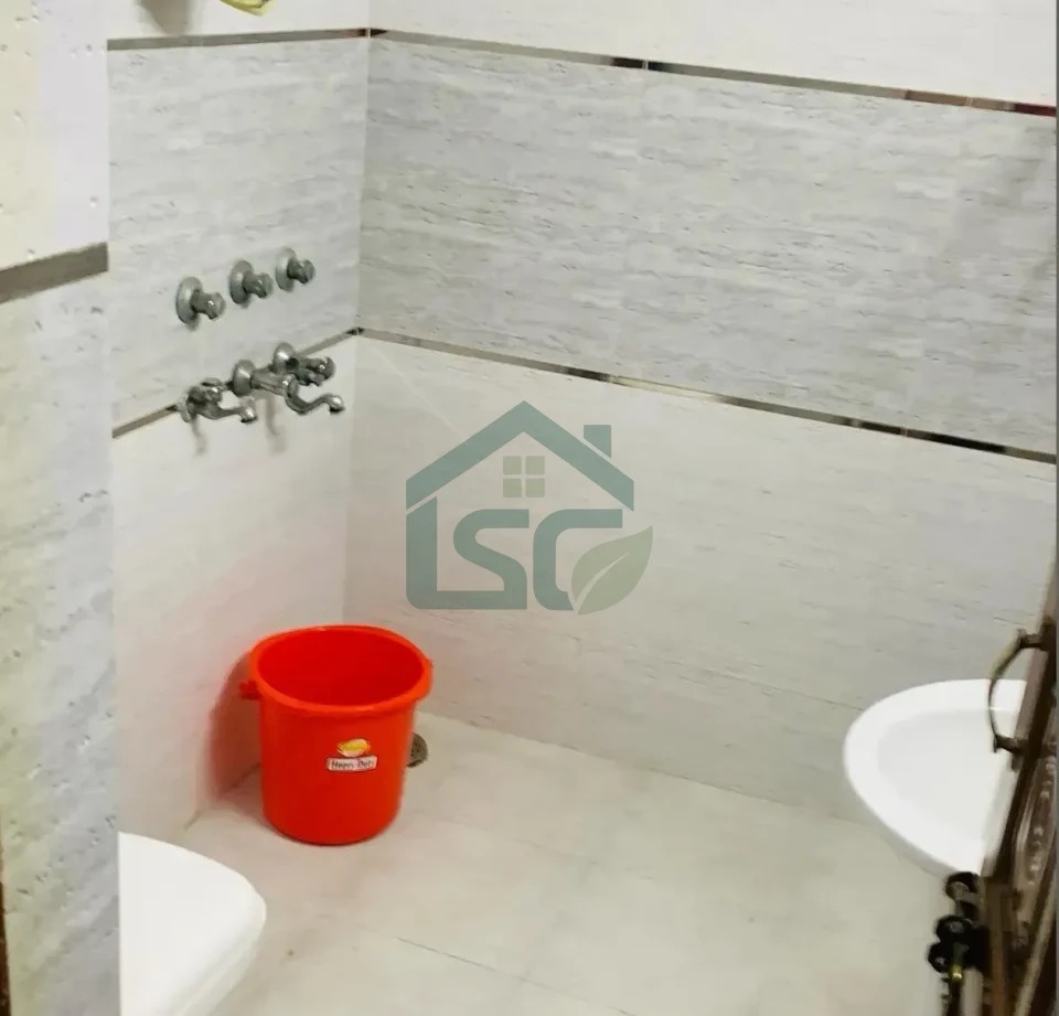 A J S living Girls PG in Shalimar Bagh, Delhi — property photo 1