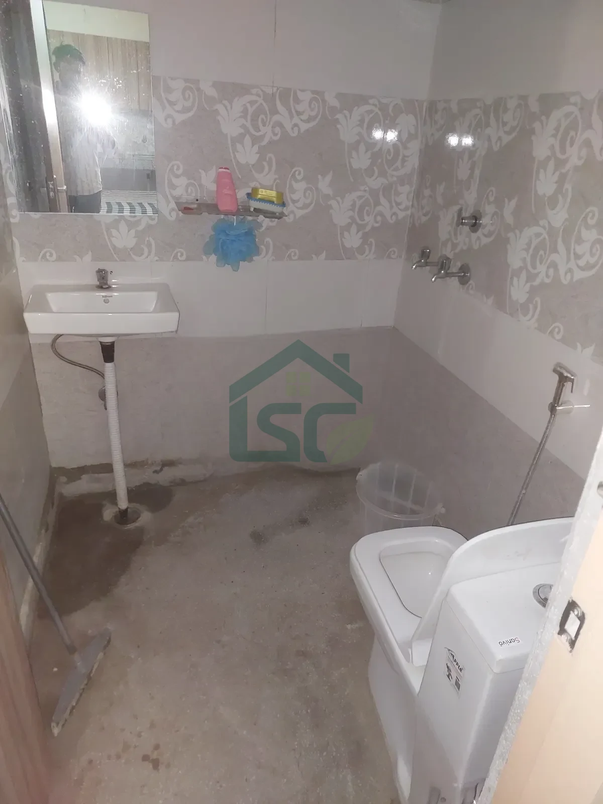 Safe Homizz in Sector 33, Gurugram — property photo 1