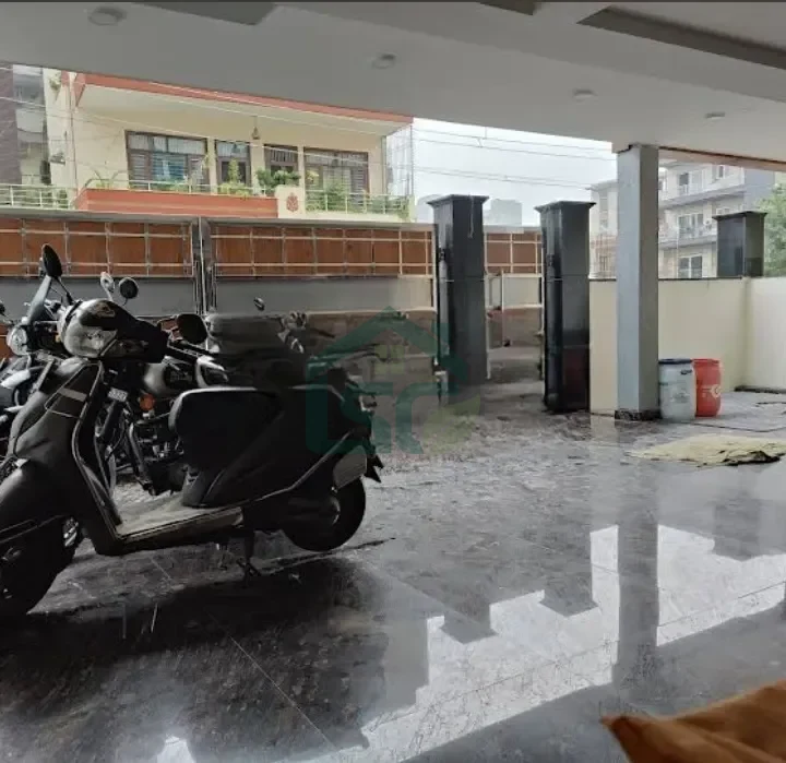Raj house in Sector 43, Gurugram — property photo 1