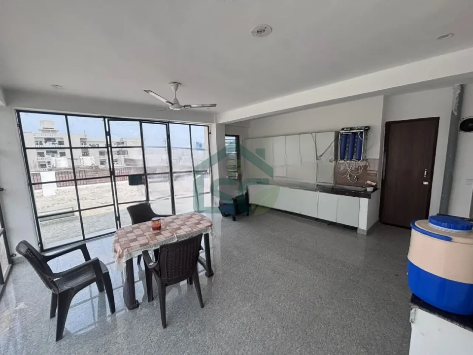 Comfort PG in Sector 18, Gurugram — property photo 2