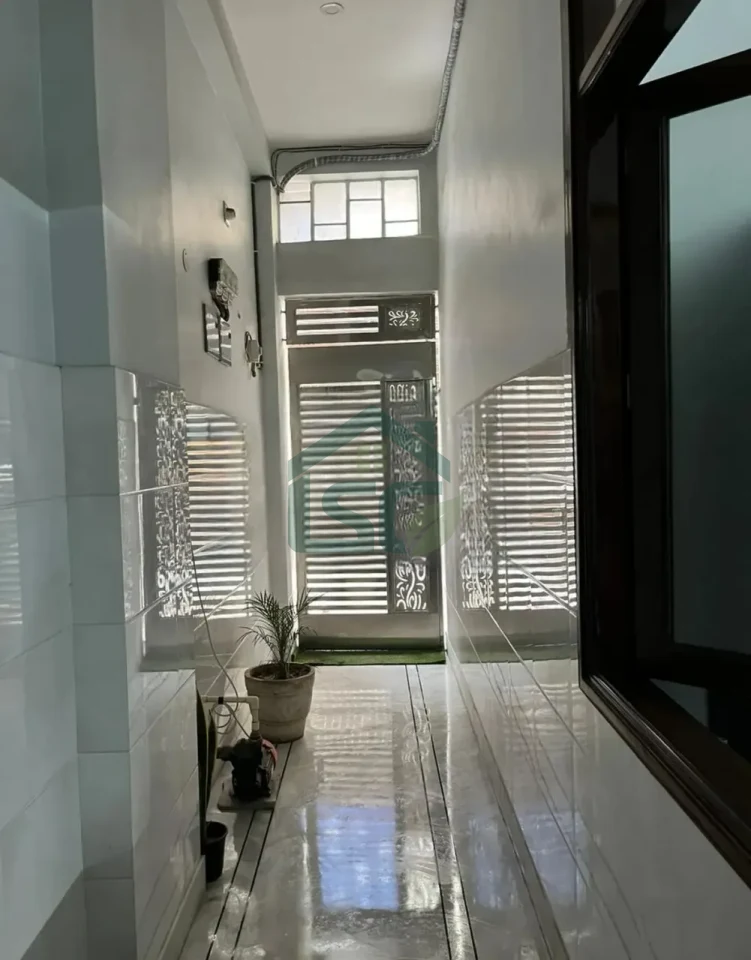 Queenstown Girls PG in Ashok Vihar, Delhi — property photo 1
