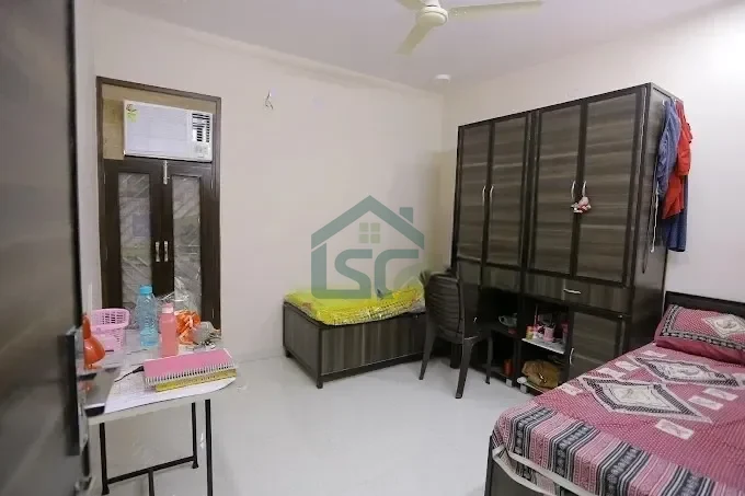 Students home girls PG in Mukherjee Nagar, Delhi — property photo 1