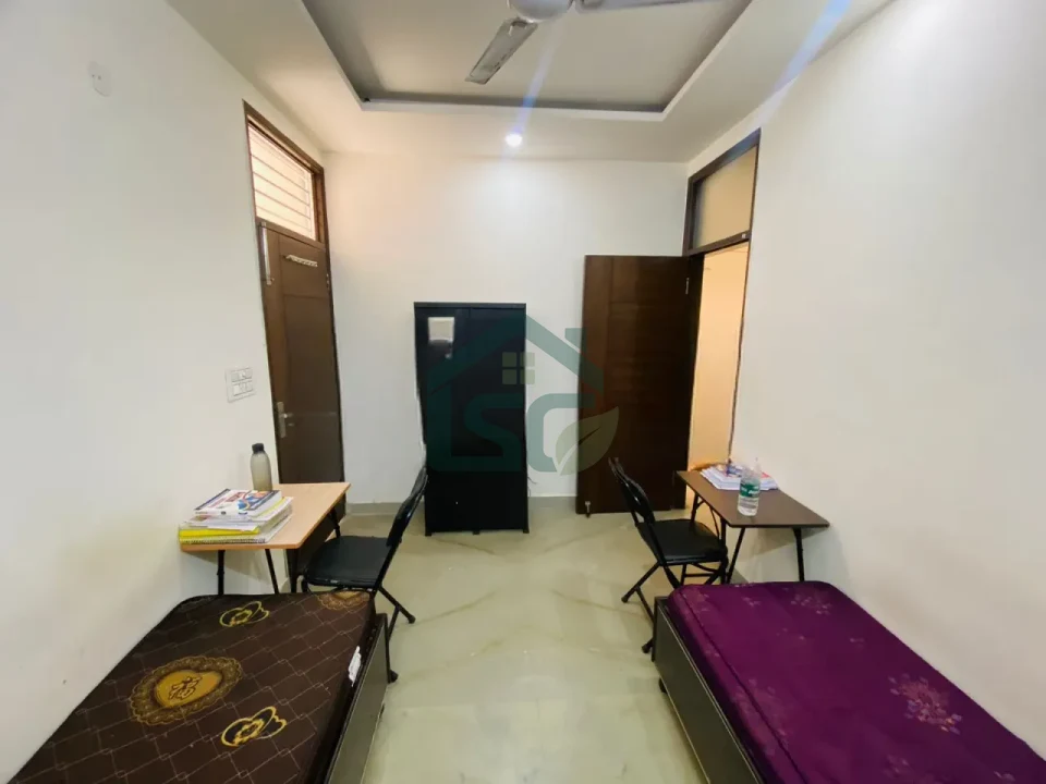 Evergreen PG in Indra Vikas Colony, Delhi — property photo 2