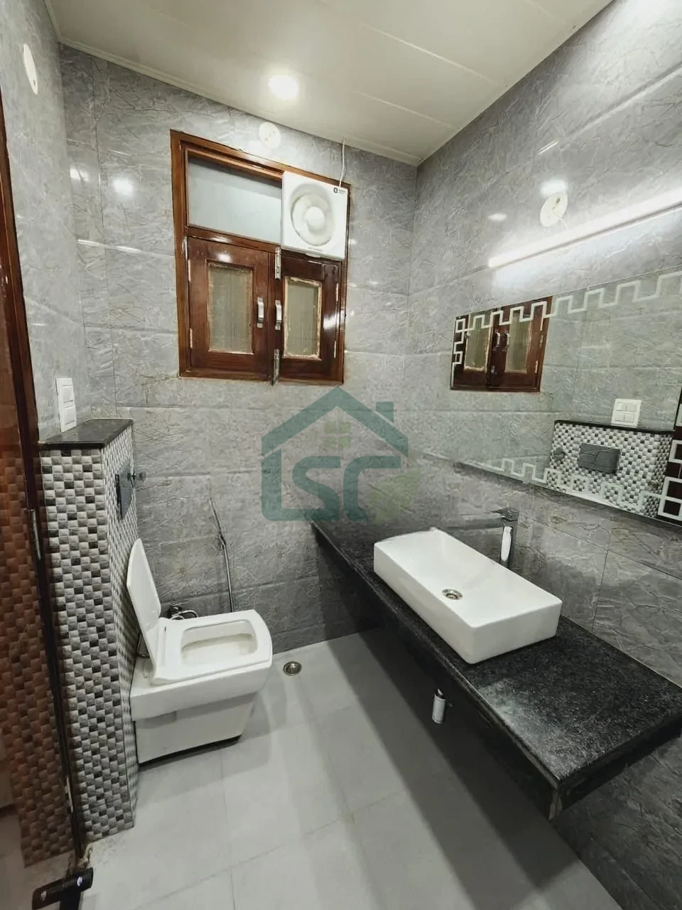 At Amrit Residency Sector 23 House No 3770, Sector 23, Gurgaon