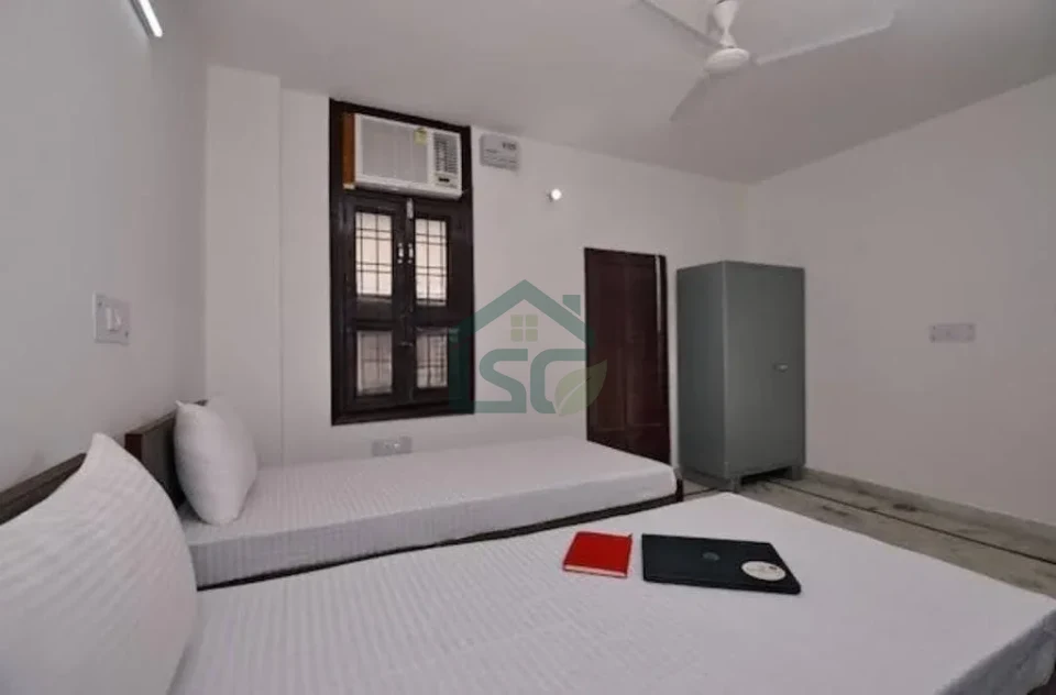 Royal guest house and PG in Sector 33, Gurugram — property photo 4