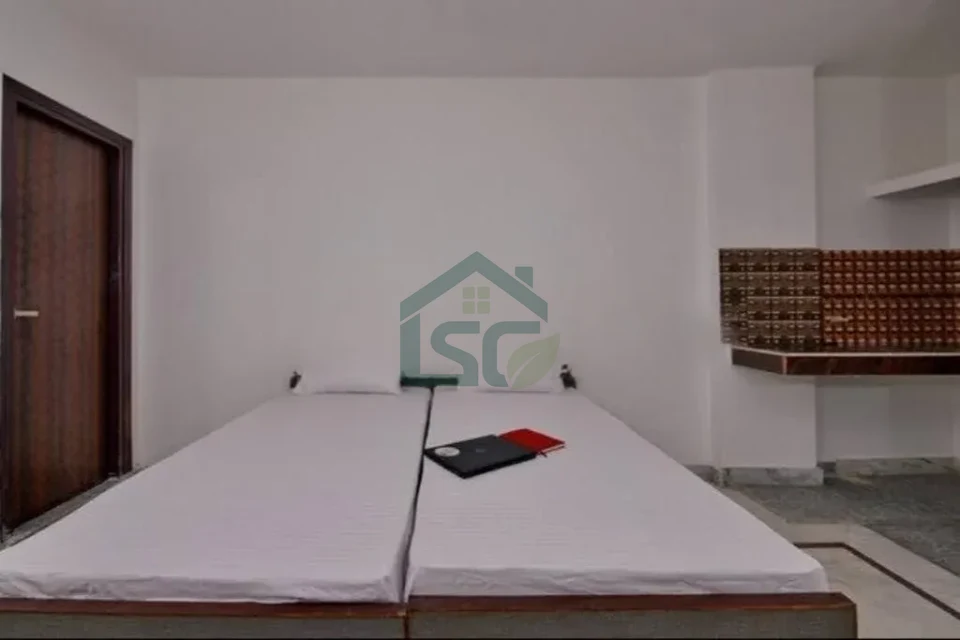 Royal guest house and PG in Sector 33, Gurugram — property photo 5