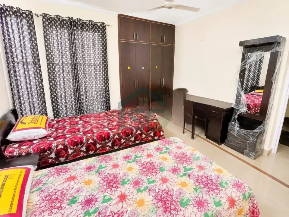 RoomQue Girls PG in Sector 49, Gurugram — property photo 3