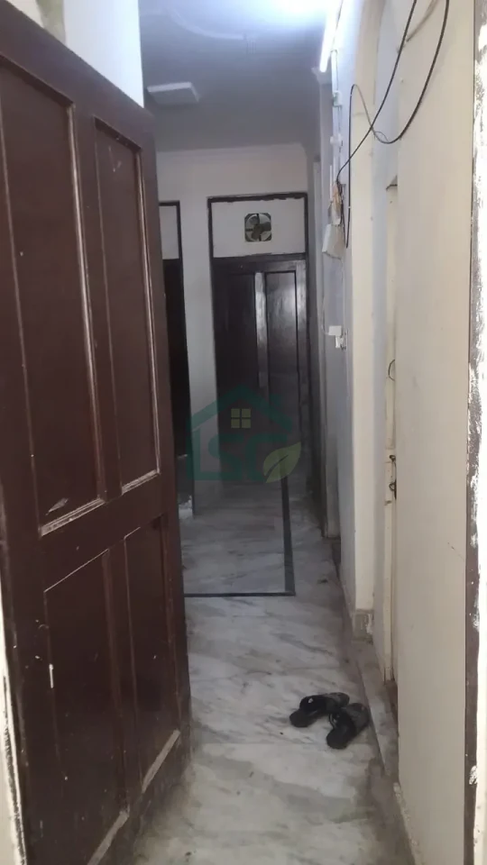 Deepak boys and girls in Mukherjee Nagar, Delhi — property photo 4