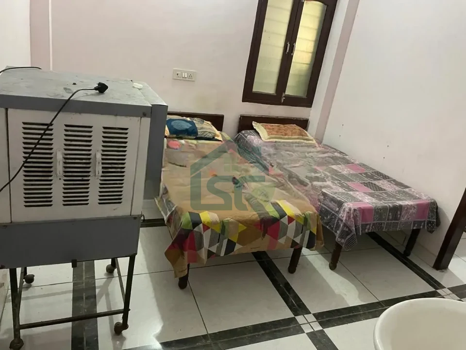 27 paying guest house girls & boys in Sector 33, Gurugram — property photo 2