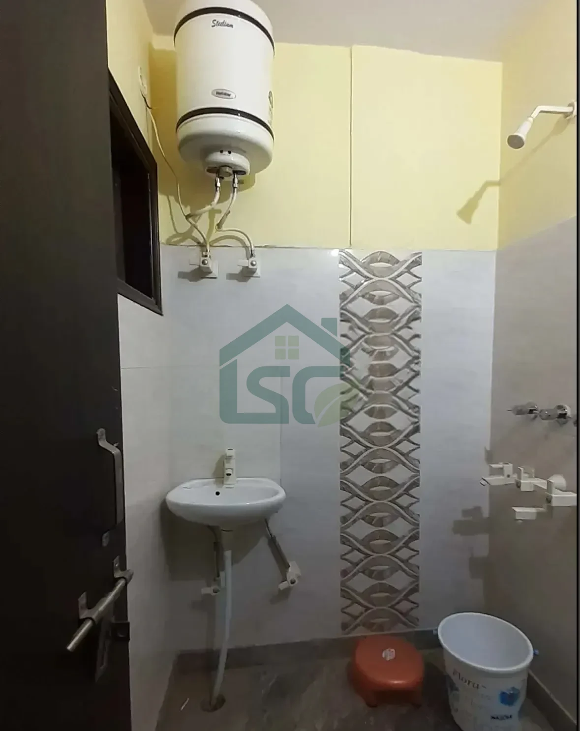 Krishna PG in Alipur, Delhi — property photo 1