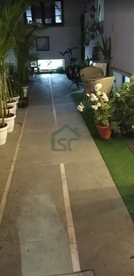 PG FOR Girls Only in Sector 26, Gurugram — property photo 4