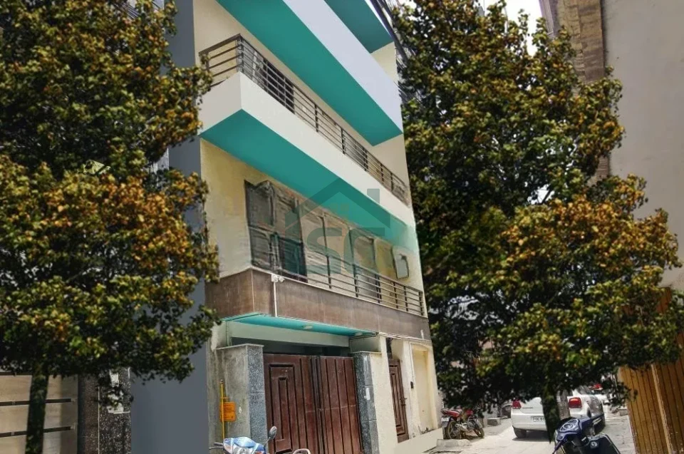 At Penzance House, Vijay Nagar, Delhi
