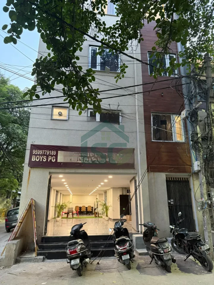 Living hub in Hudson Lane, GTB Nagar, Delhi — property photo 3