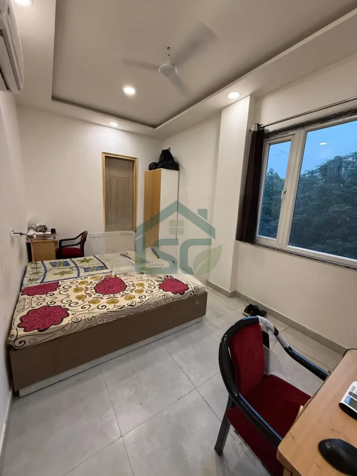 Living hub in Hudson Lane, GTB Nagar, Delhi — property photo 5