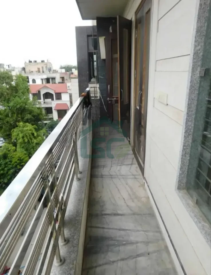 Royal Palms Girls PG in Kirti Nagar, Delhi — property photo 3