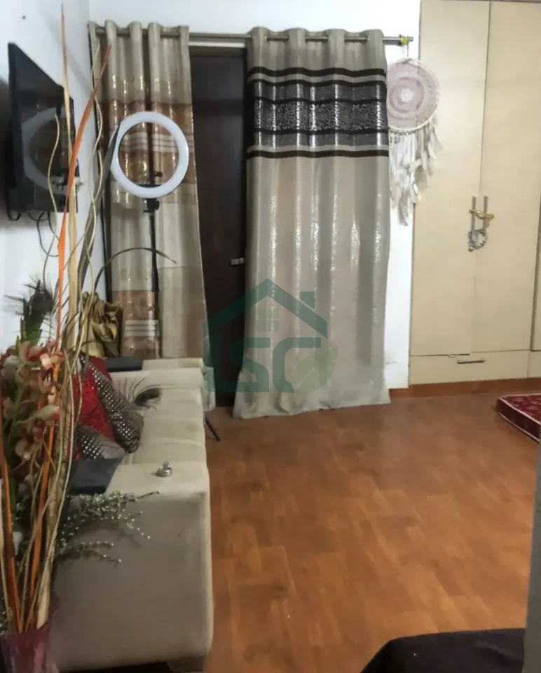 Royal Palms Girls PG in Kirti Nagar, Delhi — property photo 2