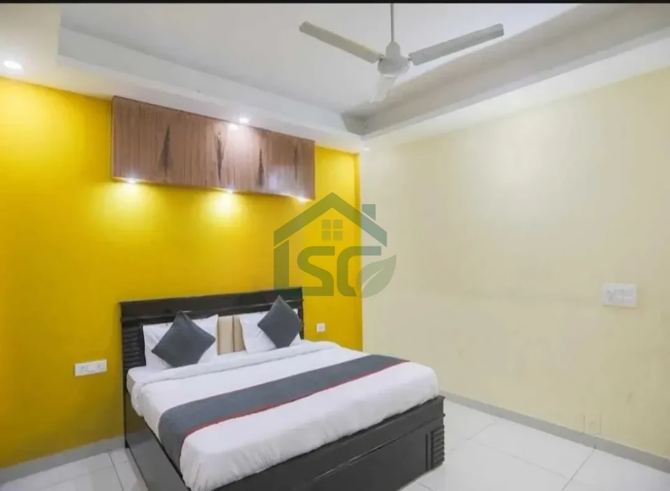 The Queen's Paying Guest in Sector 19, Noida — property photo 1