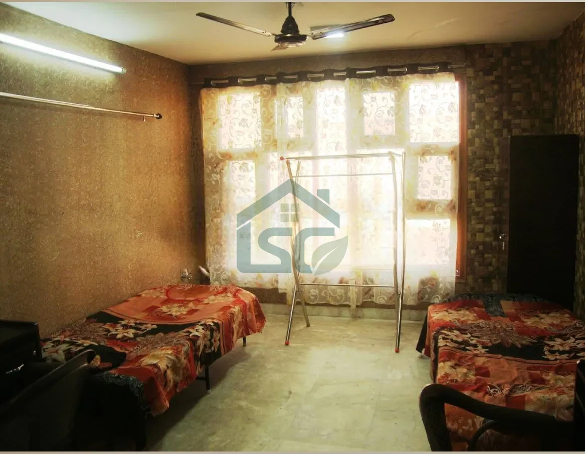 At Doon Boys PG, Khurbura Mohalla, Dehradun