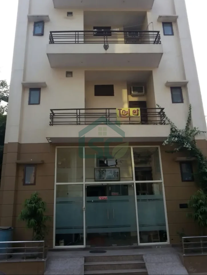 PG FOR Boys & Girls in Sector 49, Gurugram — property photo 4