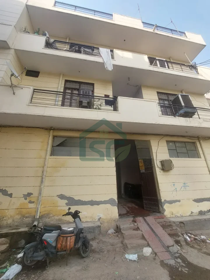 Chandrakant Room For Rent in Sector 51, Gurugram — property photo 2