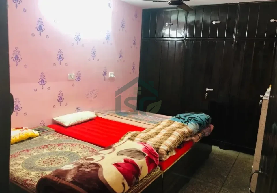 Kapoor Girls PG in Shakarpur, Delhi — property photo 2