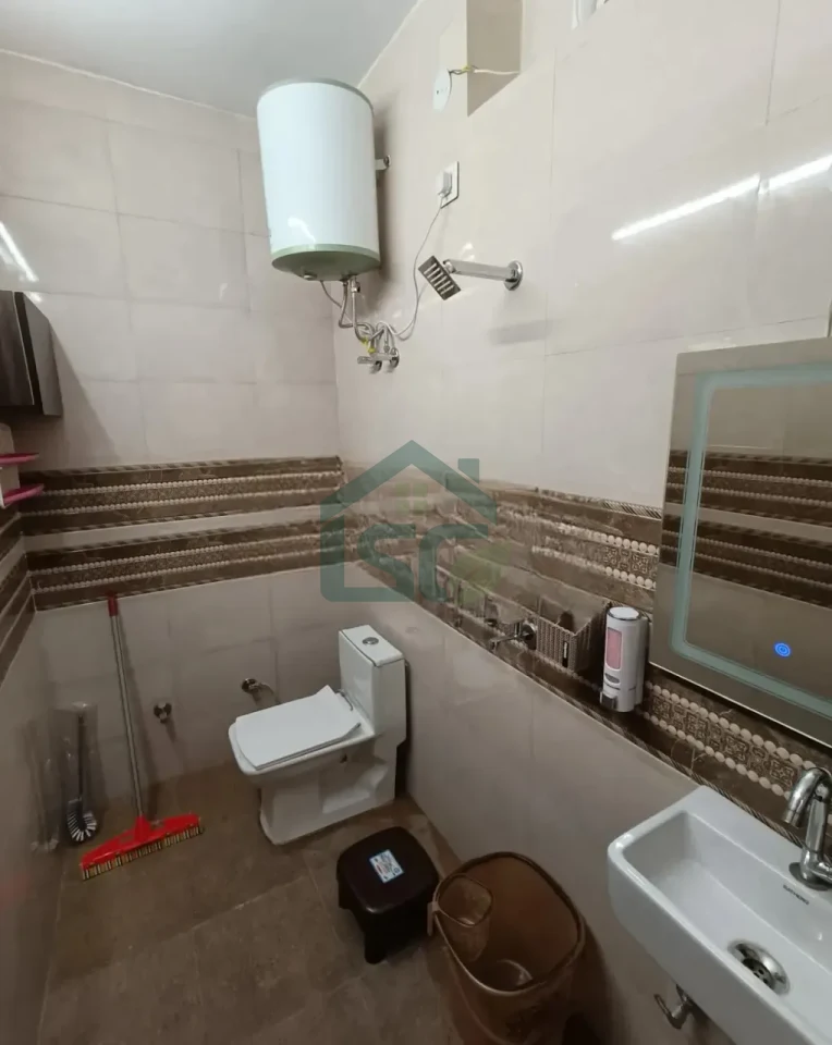 Kapoor Girls PG in Shakarpur, Delhi — property photo 1
