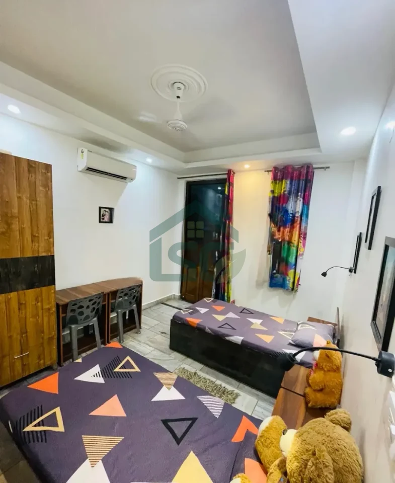 White house tower in sector 28, Gurugram — property photo 3