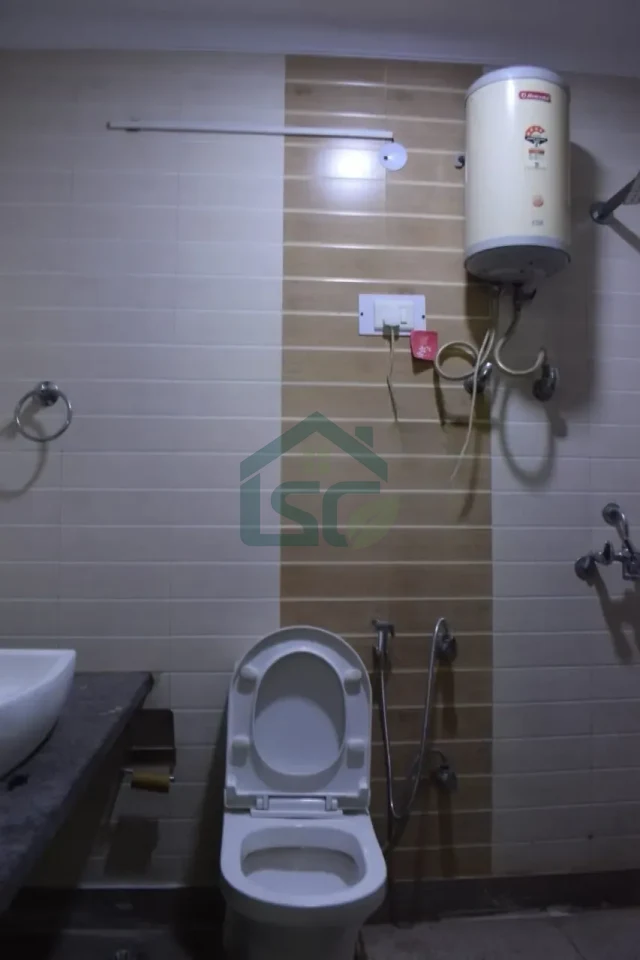 Raja PG in Sector 18, Gurugram — property photo 4