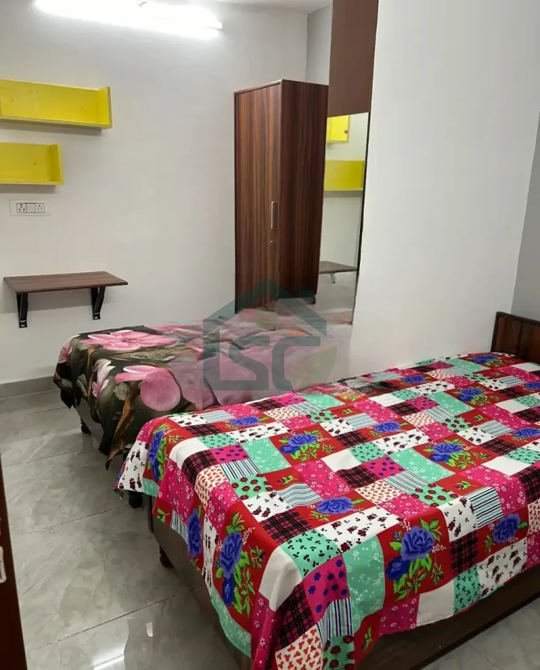 Crown Girls PG in Ashok Vihar, Delhi — property photo 3