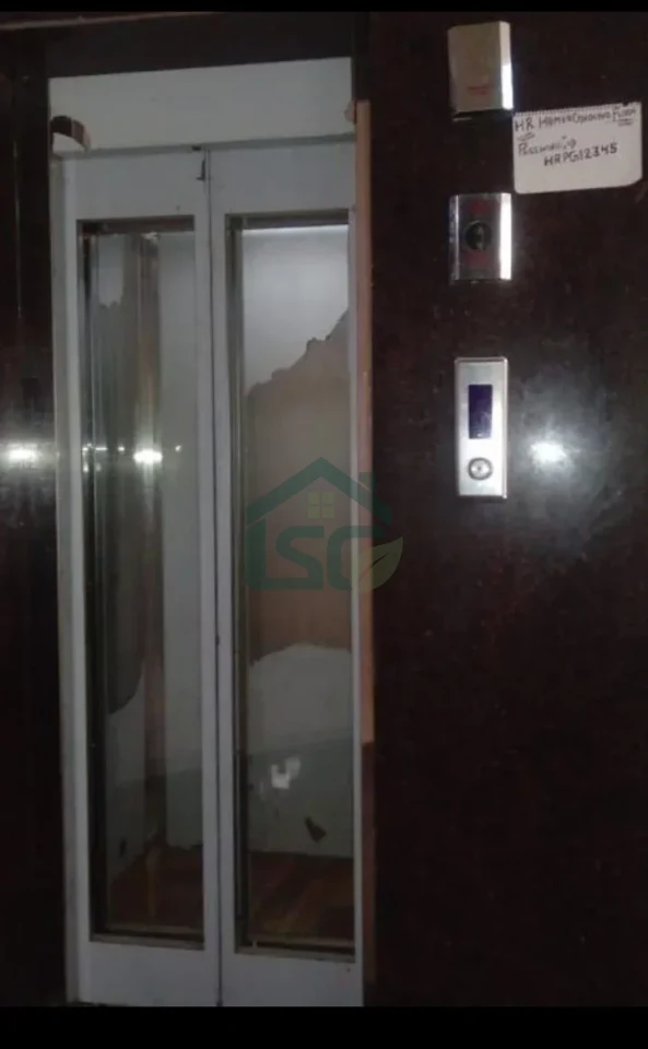 HR Girls PG in Sector 15, Gurugram — property photo 4