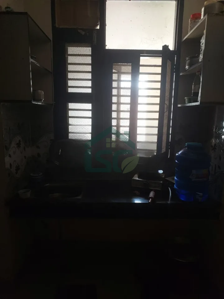 Pinku Room For Rent in Sector 57, Gurugram — property photo 4