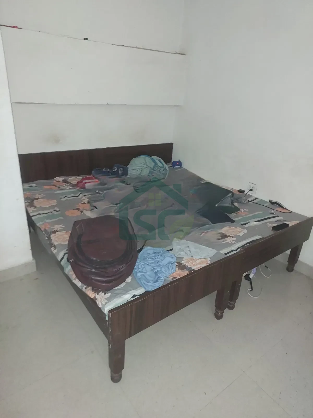 Pinku Room For Rent in Sector 57, Gurugram — property photo 1