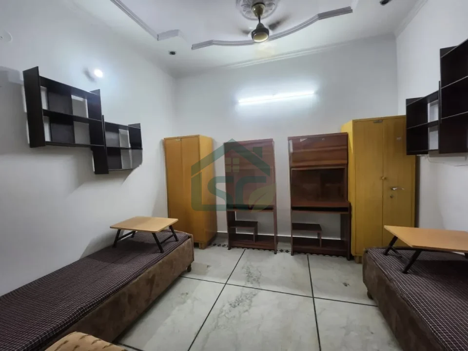 Vidhya niwas girls hostel in Vijay Nagar, Delhi — property photo 1