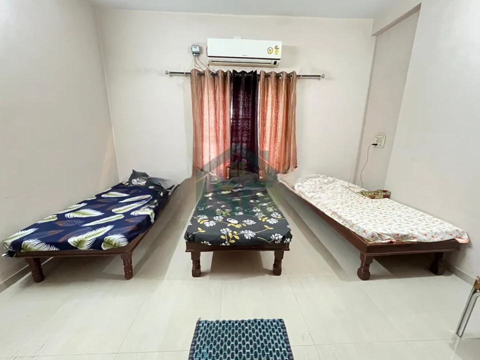 Photo 4 of Om Shiv PG And Hostel, Alkapuri, Vadodara