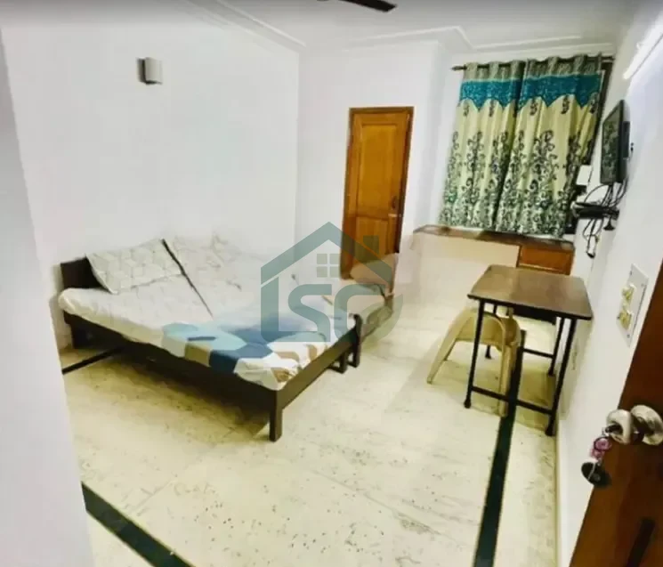 Lathwal Girls PG in Sector 17, Gurugram — property photo 1