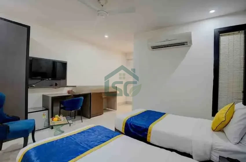 blue neck hotel -guest house in Sector 40, Gurugram — property photo 2