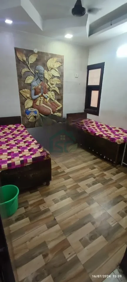 Ideal girls PG in Shakarpur, Delhi — property photo 2