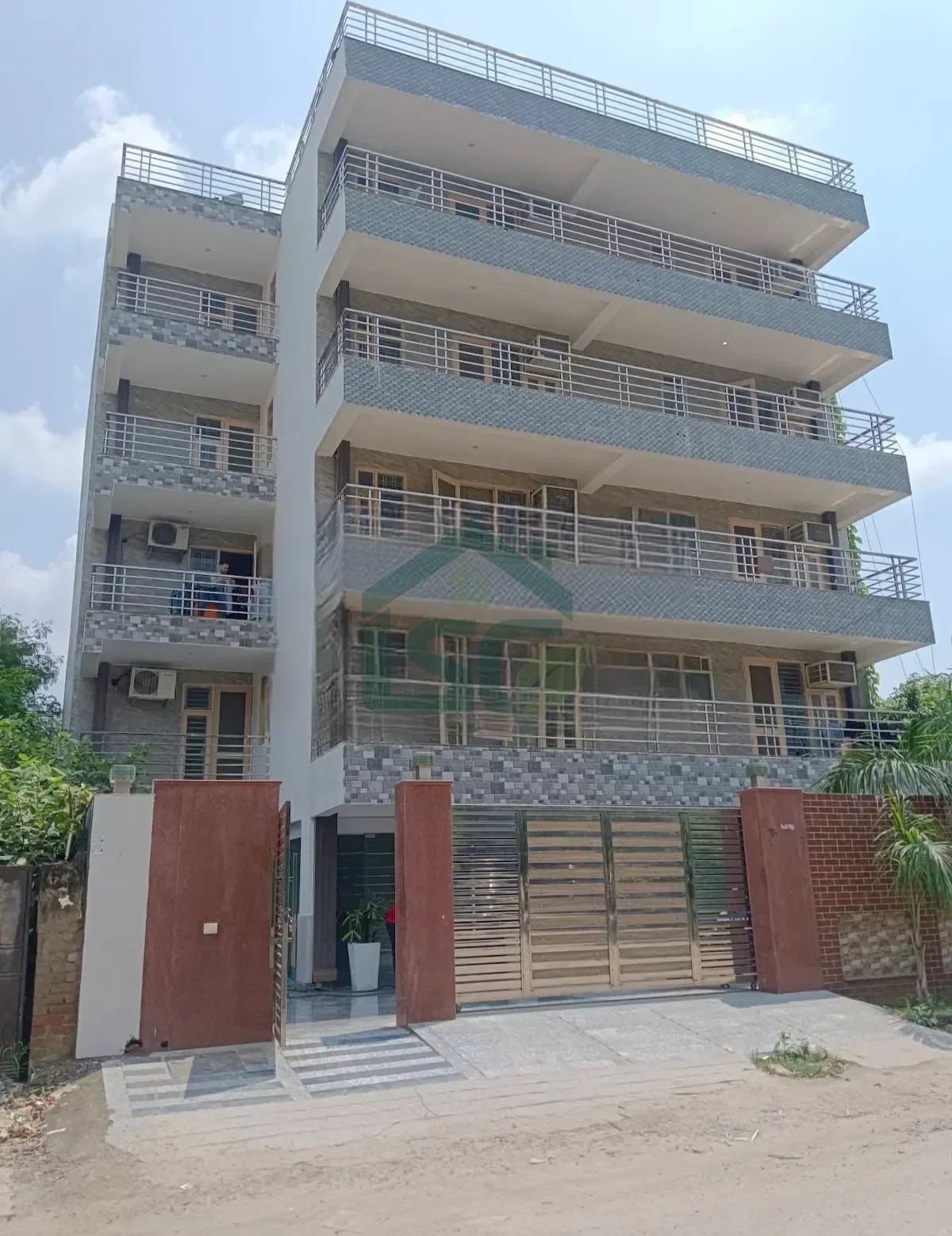 The Pearl PG in Sector 23, Gurugram — property photo 1