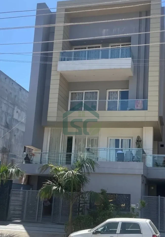 Chauhan Girls PG in DLF Phase IV, Gurugram — property photo 2