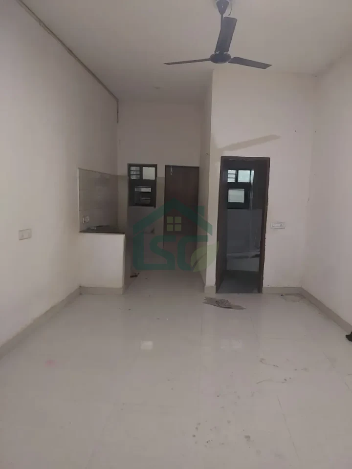 Girish Room For Rent in Sector 68, Gurugram — property photo 5