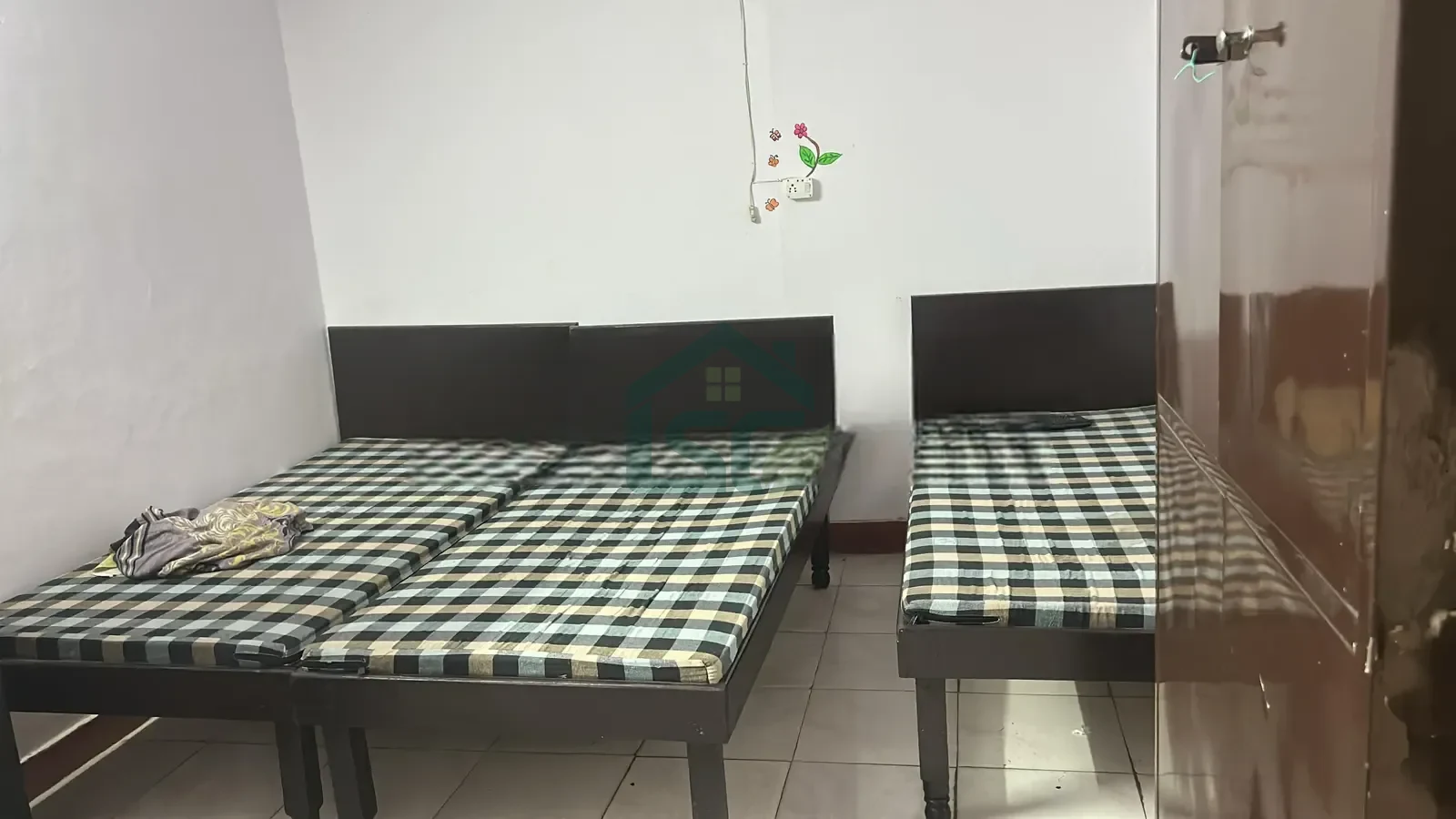 Global PG in Uttam Nagar, Delhi — property photo 1