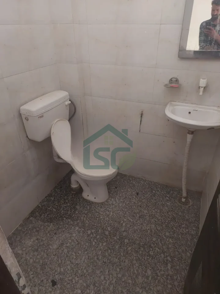 Dharmbeer Room For Rent in Sector 48, Gurugram — property photo 5