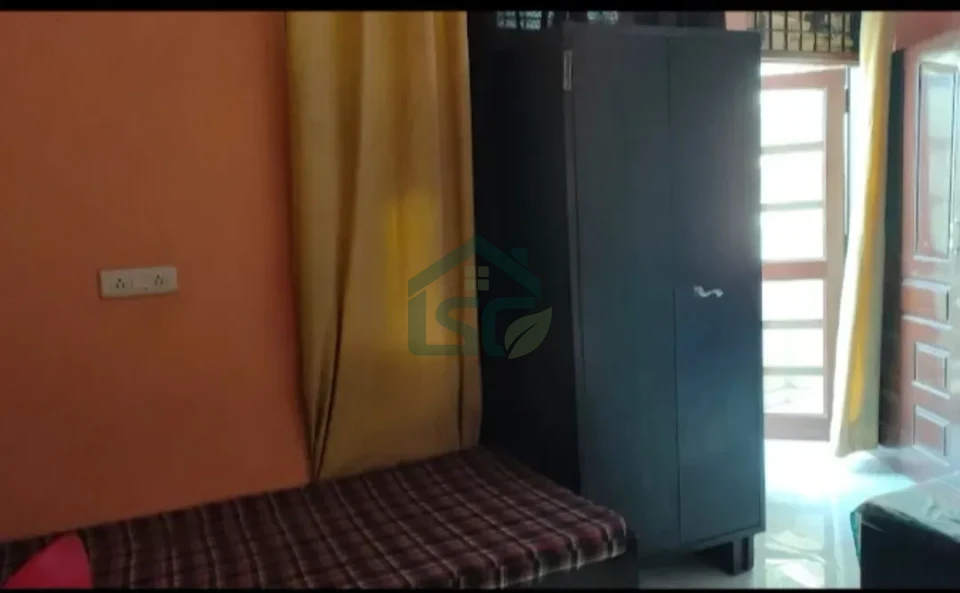 Raj Girls and Boys PG in Sector 33, Gurugram — property photo 2