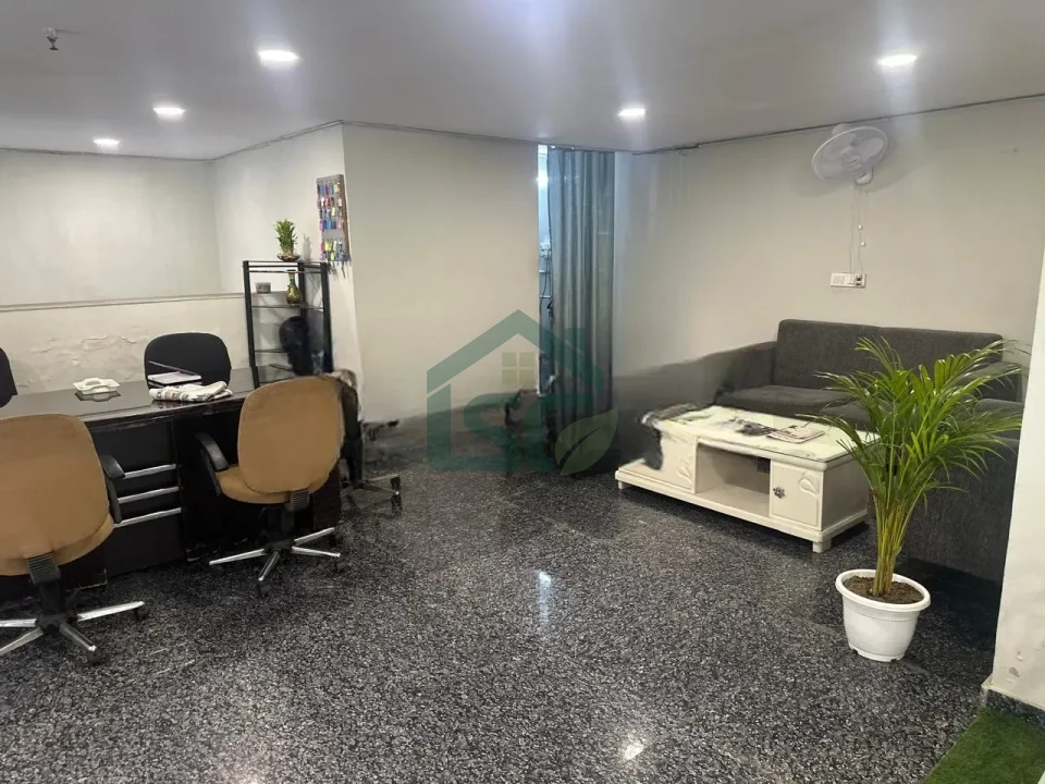 Living hub in Hudson Lane, Delhi — property photo 4
