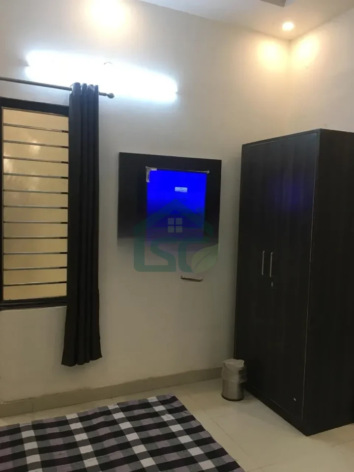 Platinum PG (co-living) in Shalimar Bagh, Delhi — property photo 3