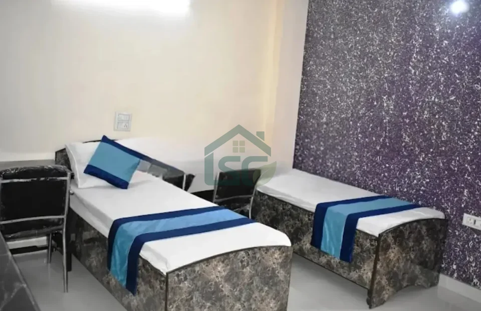 Agam PG For Girls in Janakpuri, Delhi — property photo 1